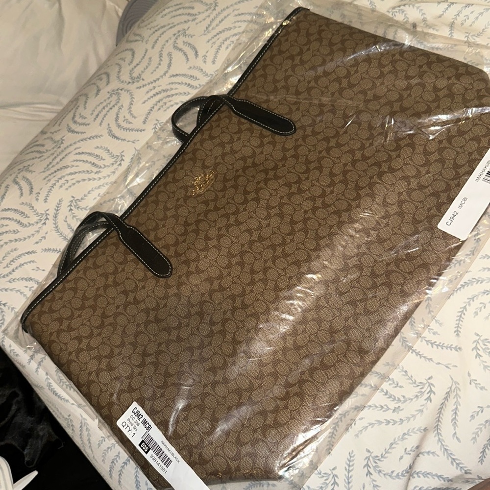 City tote bag/ signature khaki / black